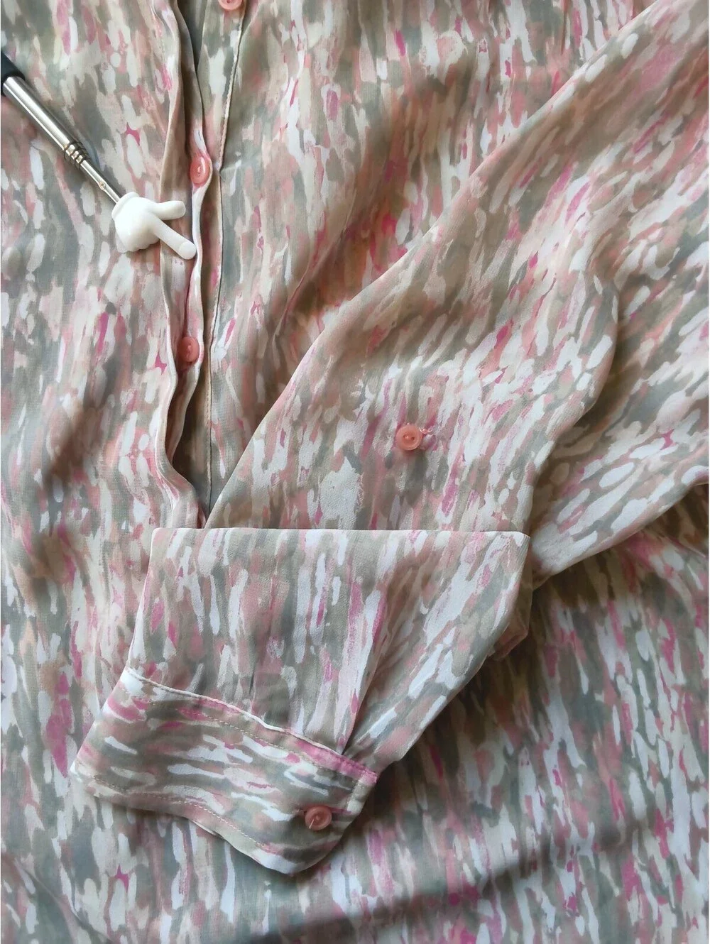 a.n.a Women's Sheer Flowy Blouse Large Pink Gray Patterned Polyester